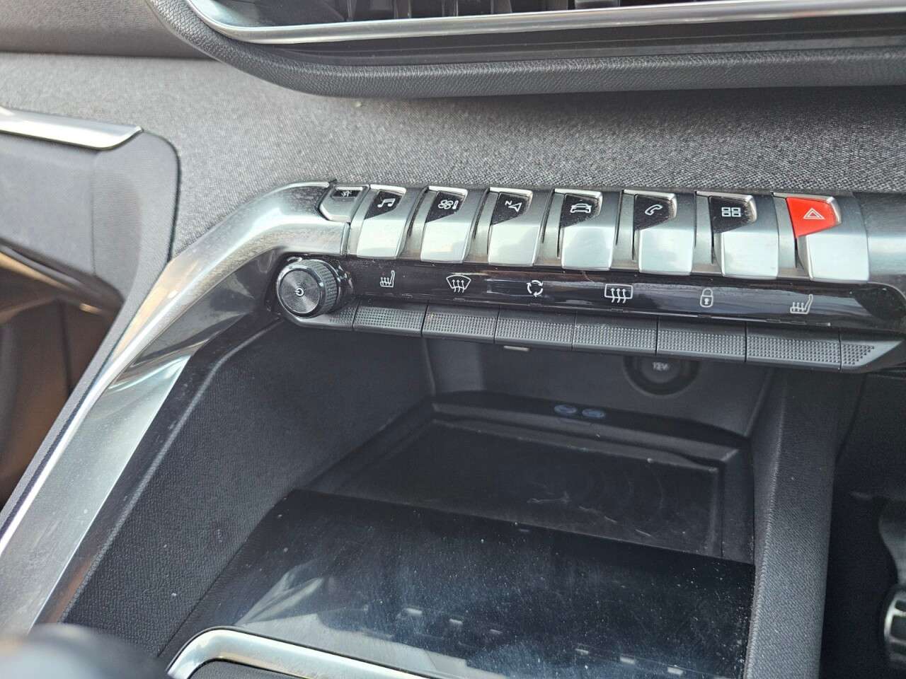 2019 PEUGEOT 3008 2019 PEUGEOT 3008
