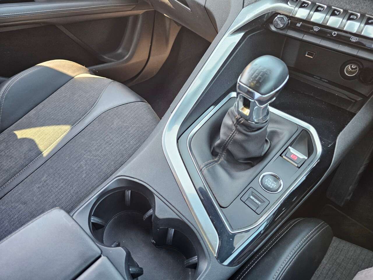2019 PEUGEOT 3008 2019 PEUGEOT 3008