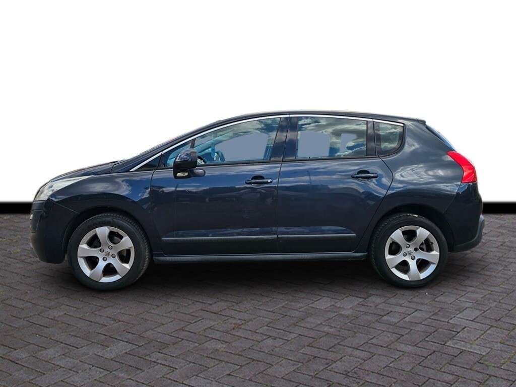A 2013 PEUGEOT 3008 1.6 e-HDi Active SUV 5dr Diesel EGC Euro 5 (s/s) (115 ps) 6 M warranty £100 A 2013 PEUGEOT 3008 1.6 e-HDi Active SUV 5dr Diesel EGC Euro 5 (s/s) (115 ps) 6 M warranty £100