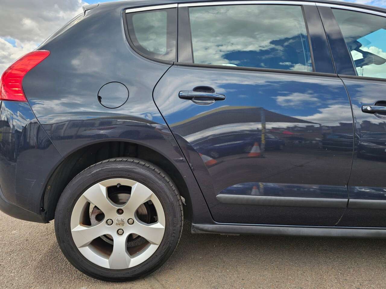2013 PEUGEOT 3008 2013 PEUGEOT 3008