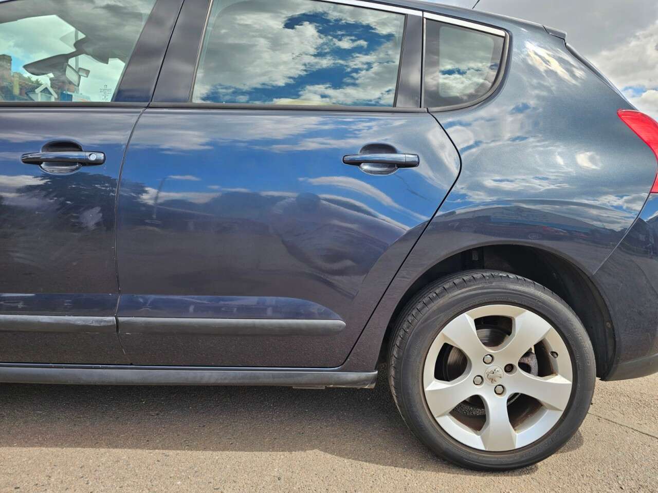 2013 PEUGEOT 3008 2013 PEUGEOT 3008