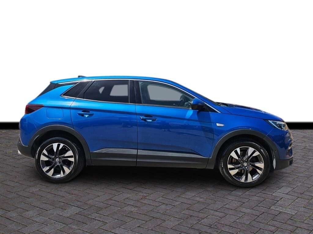 A 2018 VAUXHALL GRANDLAND X 1.2 Turbo Sport Nav SUV 5dr Petrol Manual Euro 6 (s/s) (130 ps) 6 months wa A 2018 VAUXHALL GRANDLAND X 1.2 Turbo Sport Nav SUV 5dr Petrol Manual Euro 6 (s/s) (130 ps) 6 months wa