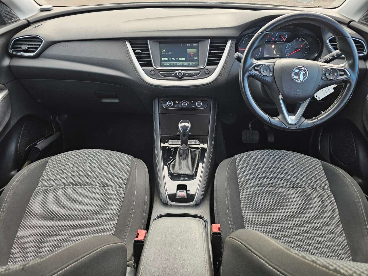 A 2018 VAUXHALL GRANDLAND X 1.6 Turbo D BlueInjection SE SUV 5dr Diesel Auto Euro 6 (s/s) (120 ps) 6 mo A 2018 VAUXHALL GRANDLAND X 1.6 Turbo D BlueInjection SE SUV 5dr Diesel Auto Euro 6 (s/s) (120 ps) 6 mo