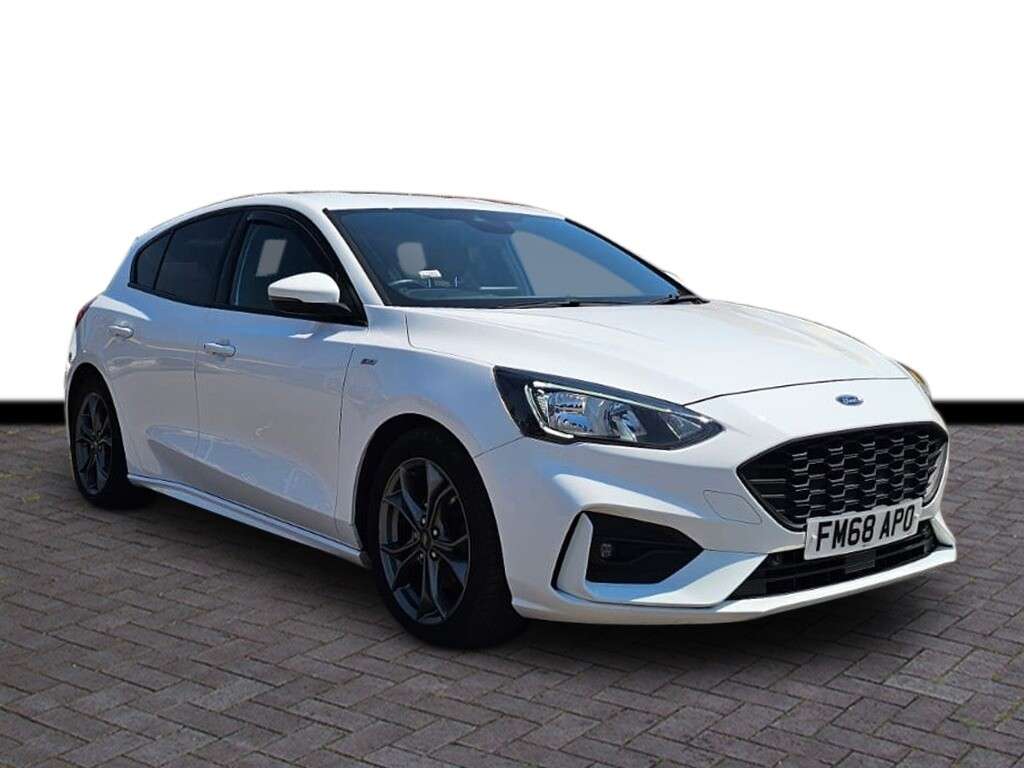 A 2019 FORD FOCUS 1.0T EcoBoost ST-Line Hatchback 5dr Petrol Manual Euro 6 (s/s) (125 ps) 6 m A 2019 FORD FOCUS 1.0T EcoBoost ST-Line Hatchback 5dr Petrol Manual Euro 6 (s/s) (125 ps) 6 m