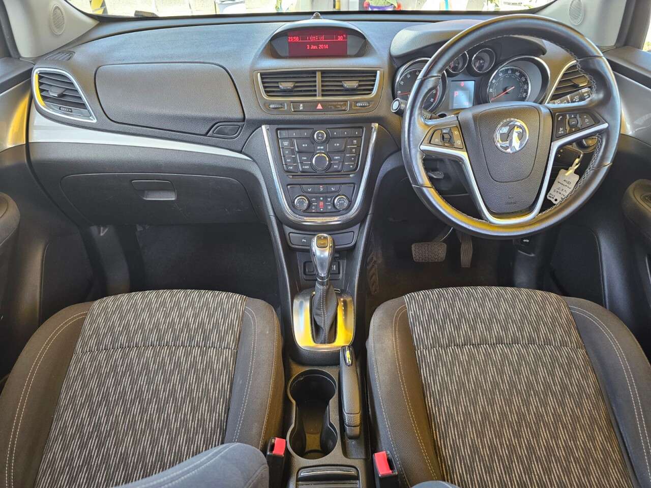 A 2015 VAUXHALL MOKKA 1.4i Turbo Exclusiv SUV 5dr Petrol Auto 2WD Euro 6 (140 ps) 6 months warran A 2015 VAUXHALL MOKKA 1.4i Turbo Exclusiv SUV 5dr Petrol Auto 2WD Euro 6 (140 ps) 6 months warran