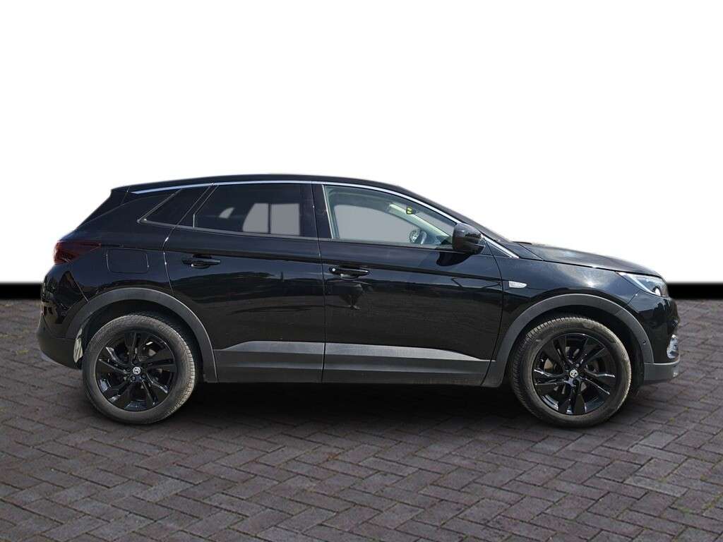 A 2021 VAUXHALL GRANDLAND X 1.2 Turbo SRi Nav SUV 5dr Petrol Auto Euro 6 (s/s) (130 ps) 6 months warran A 2021 VAUXHALL GRANDLAND X 1.2 Turbo SRi Nav SUV 5dr Petrol Auto Euro 6 (s/s) (130 ps) 6 months warran