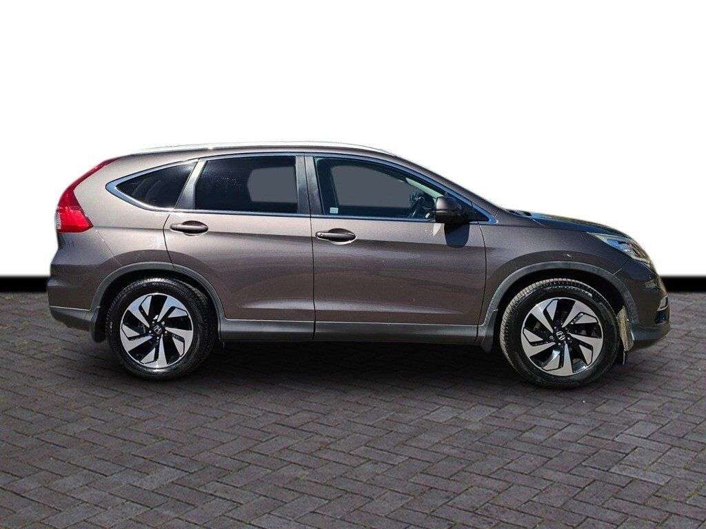 A 2017 HONDA CR-V 1.6 i-DTEC SR SUV 5dr Diesel Manual Euro 6 (s/s) (120 ps) 6 months warranty A 2017 HONDA CR-V 1.6 i-DTEC SR SUV 5dr Diesel Manual Euro 6 (s/s) (120 ps) 6 months warranty