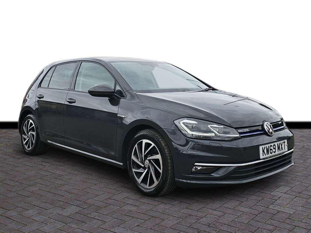 A 2019 VOLKSWAGEN GOLF 1.5 TSI EVO Match Edition Hatchback 5dr Petrol Manual Euro 6 (s/s) (130 ps) A 2019 VOLKSWAGEN GOLF 1.5 TSI EVO Match Edition Hatchback 5dr Petrol Manual Euro 6 (s/s) (130 ps)