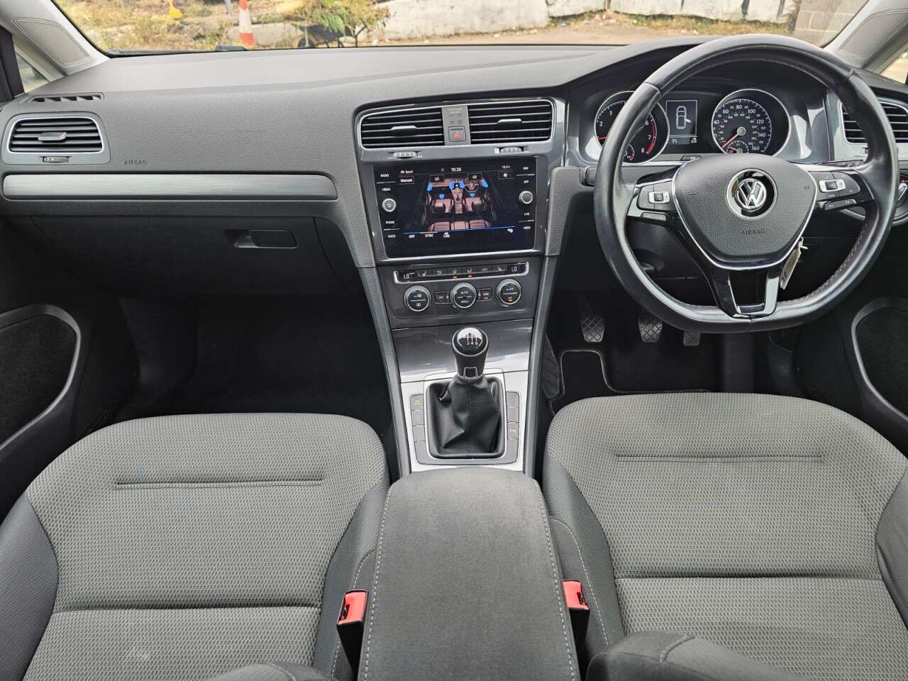 A 2019 VOLKSWAGEN GOLF 1.5 TSI EVO Match Edition Hatchback 5dr Petrol Manual Euro 6 (s/s) (130 ps) A 2019 VOLKSWAGEN GOLF 1.5 TSI EVO Match Edition Hatchback 5dr Petrol Manual Euro 6 (s/s) (130 ps)