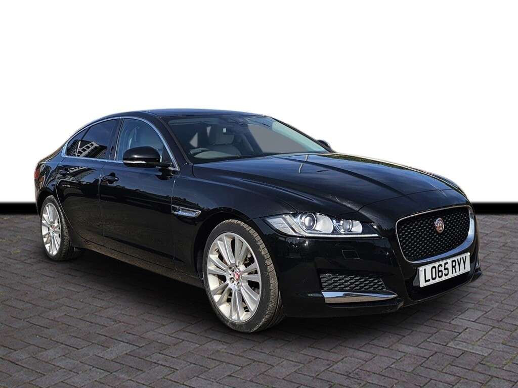 A 2015 JAGUAR XF 2.0d Portfolio Saloon 4dr Diesel Auto Euro 6 (s/s) (180 ps) 6 months warran A 2015 JAGUAR XF 2.0d Portfolio Saloon 4dr Diesel Auto Euro 6 (s/s) (180 ps) 6 months warran