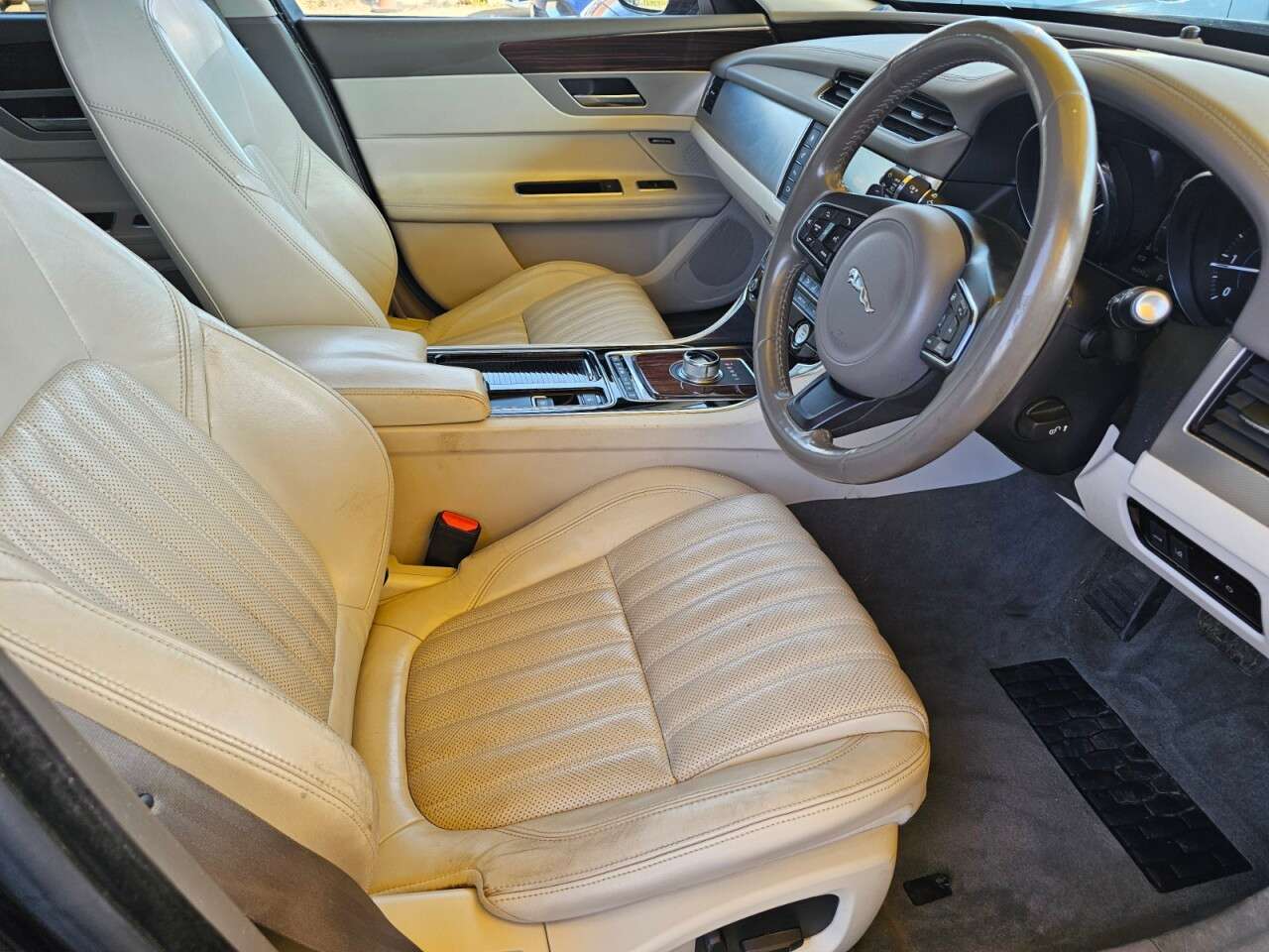 2015 JAGUAR XF 2015 JAGUAR XF