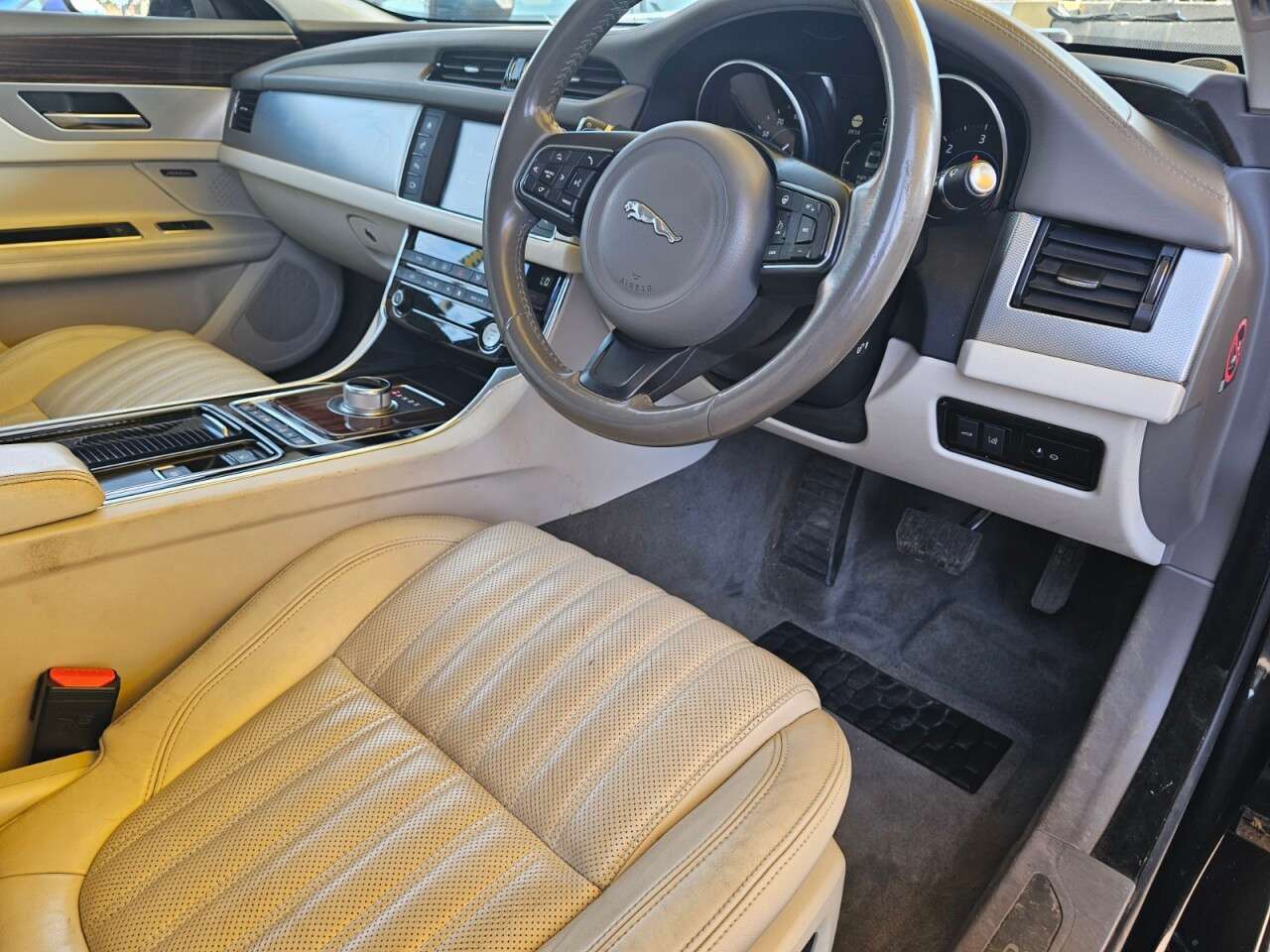2015 JAGUAR XF 2015 JAGUAR XF