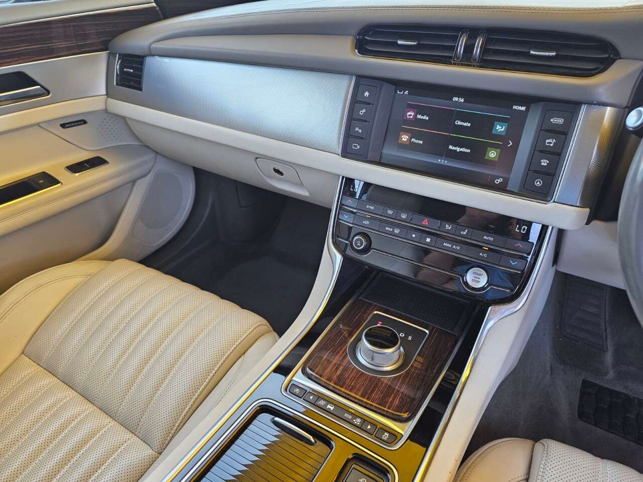 2015 JAGUAR XF 2015 JAGUAR XF