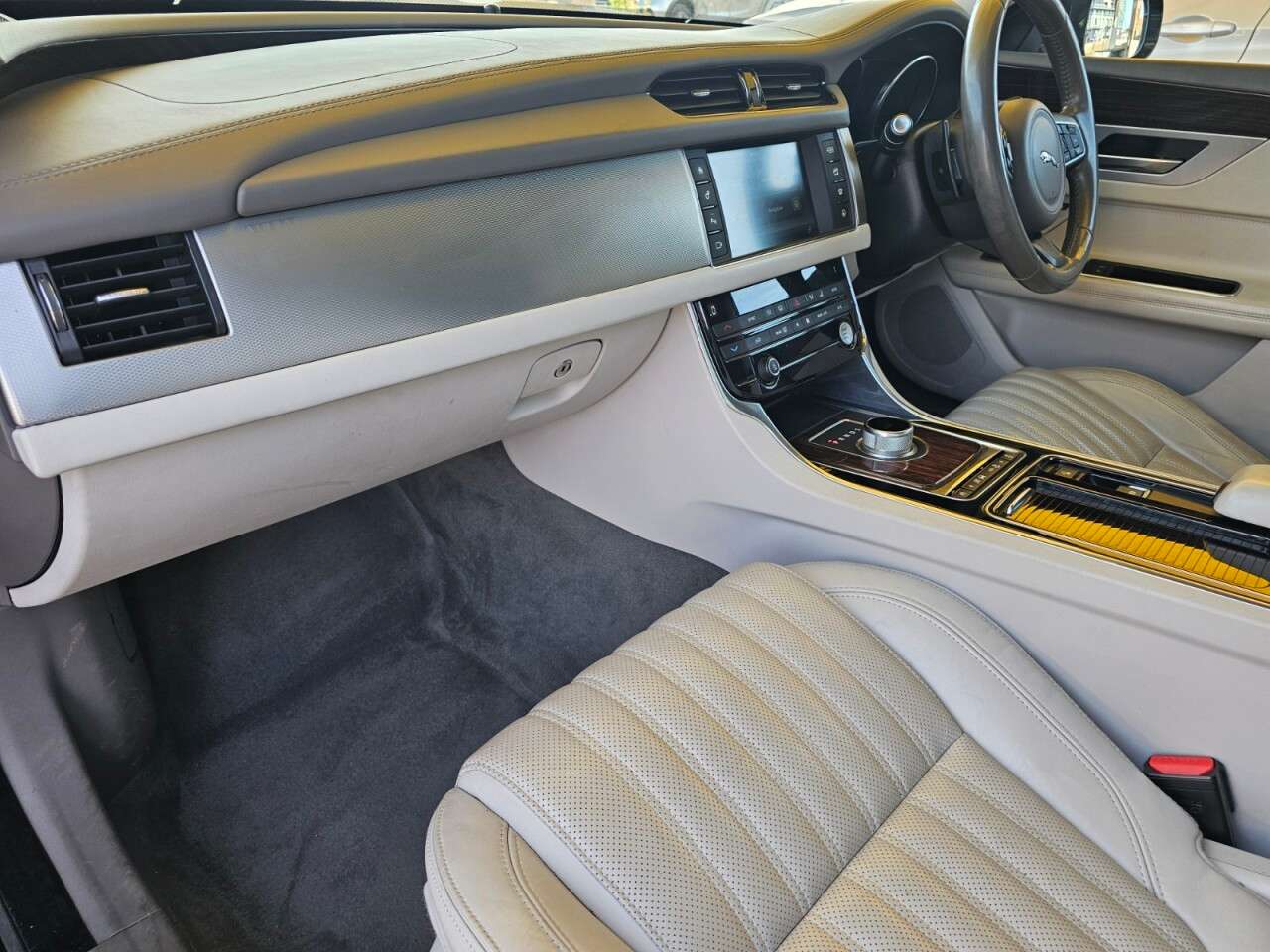 2015 JAGUAR XF 2015 JAGUAR XF