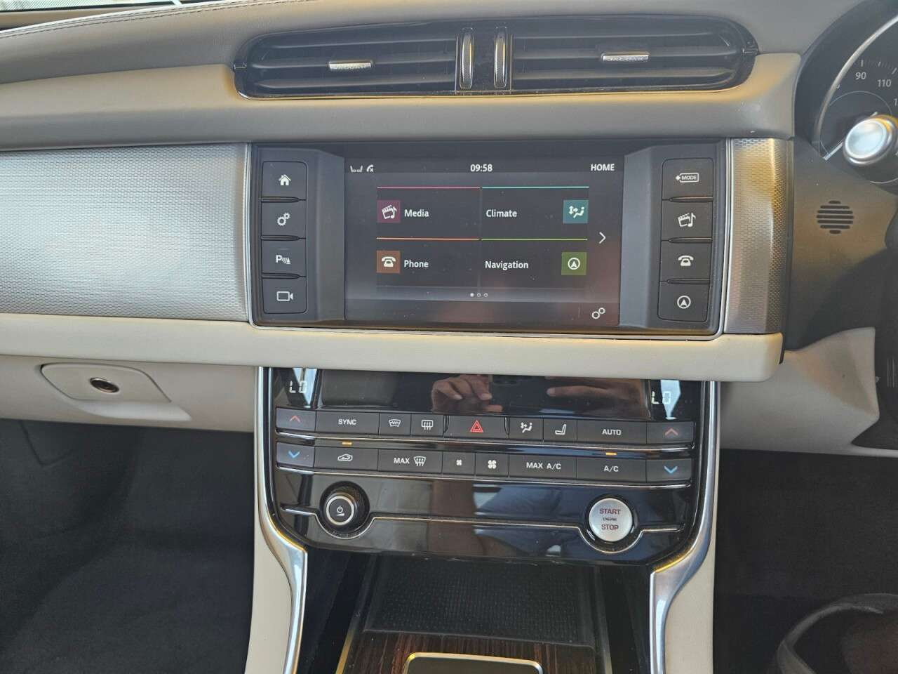 2015 JAGUAR XF 2015 JAGUAR XF