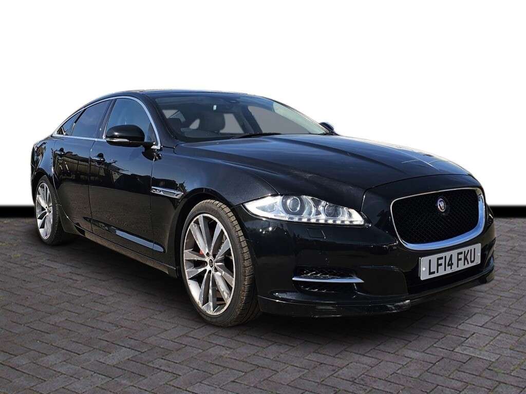 A 2014 JAGUAR XJ 3.0d V6 Premium Luxury Saloon 4dr Diesel Auto Euro 5 (s/s) (275 ps) 6 month A 2014 JAGUAR XJ 3.0d V6 Premium Luxury Saloon 4dr Diesel Auto Euro 5 (s/s) (275 ps) 6 month