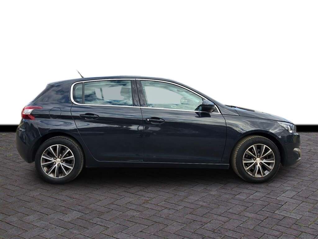 A 2016 PEUGEOT 308 1.6 BlueHDi Allure Hatchback 5dr Diesel Manual Euro 6 (s/s) (120 ps) 6 mont A 2016 PEUGEOT 308 1.6 BlueHDi Allure Hatchback 5dr Diesel Manual Euro 6 (s/s) (120 ps) 6 mont