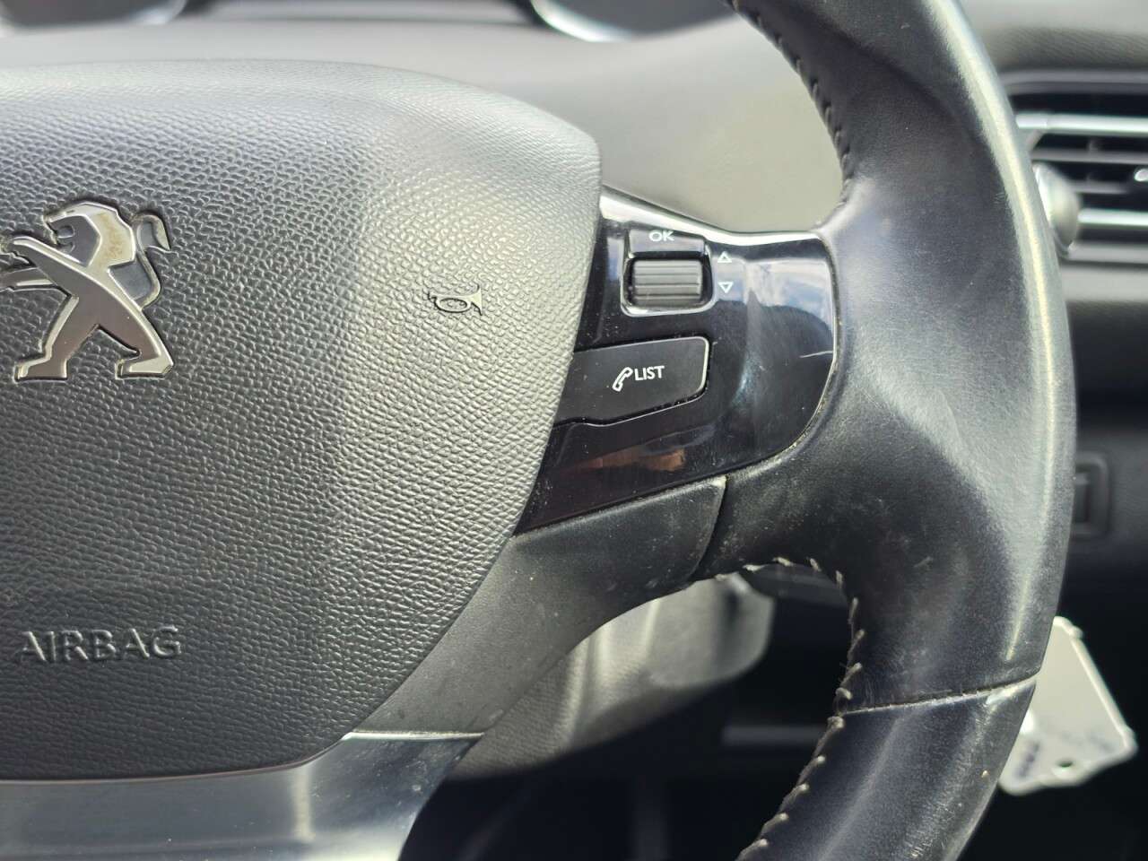 2016 PEUGEOT 308 2016 PEUGEOT 308