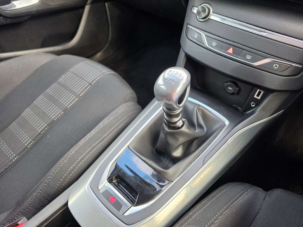 2016 PEUGEOT 308 2016 PEUGEOT 308