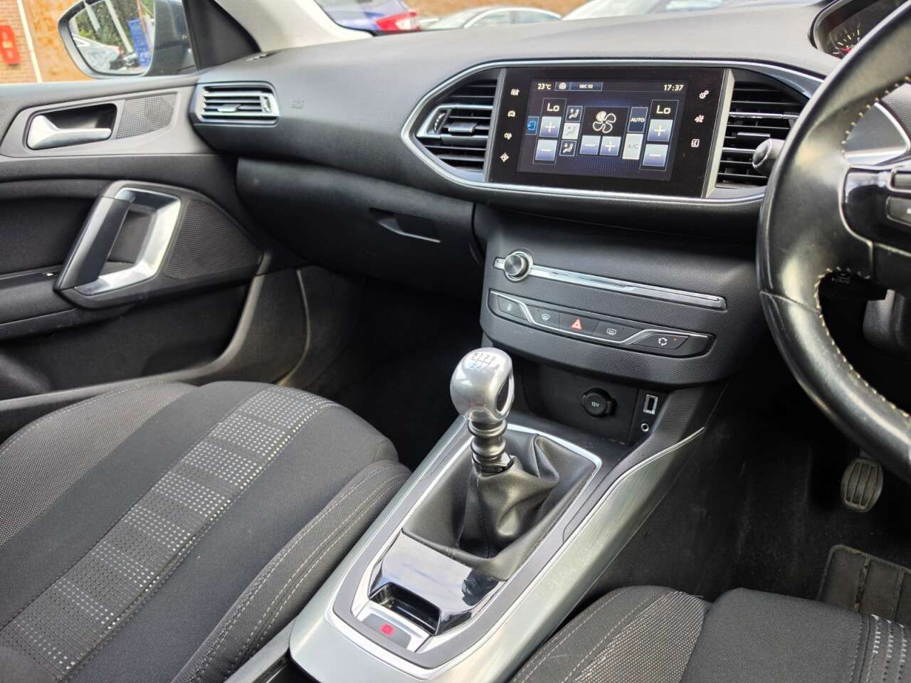 2016 PEUGEOT 308 2016 PEUGEOT 308