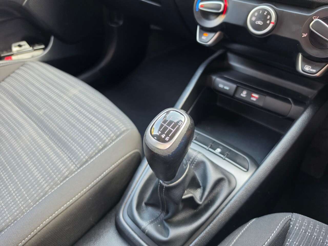 2018 KIA STONIC 2018 KIA STONIC