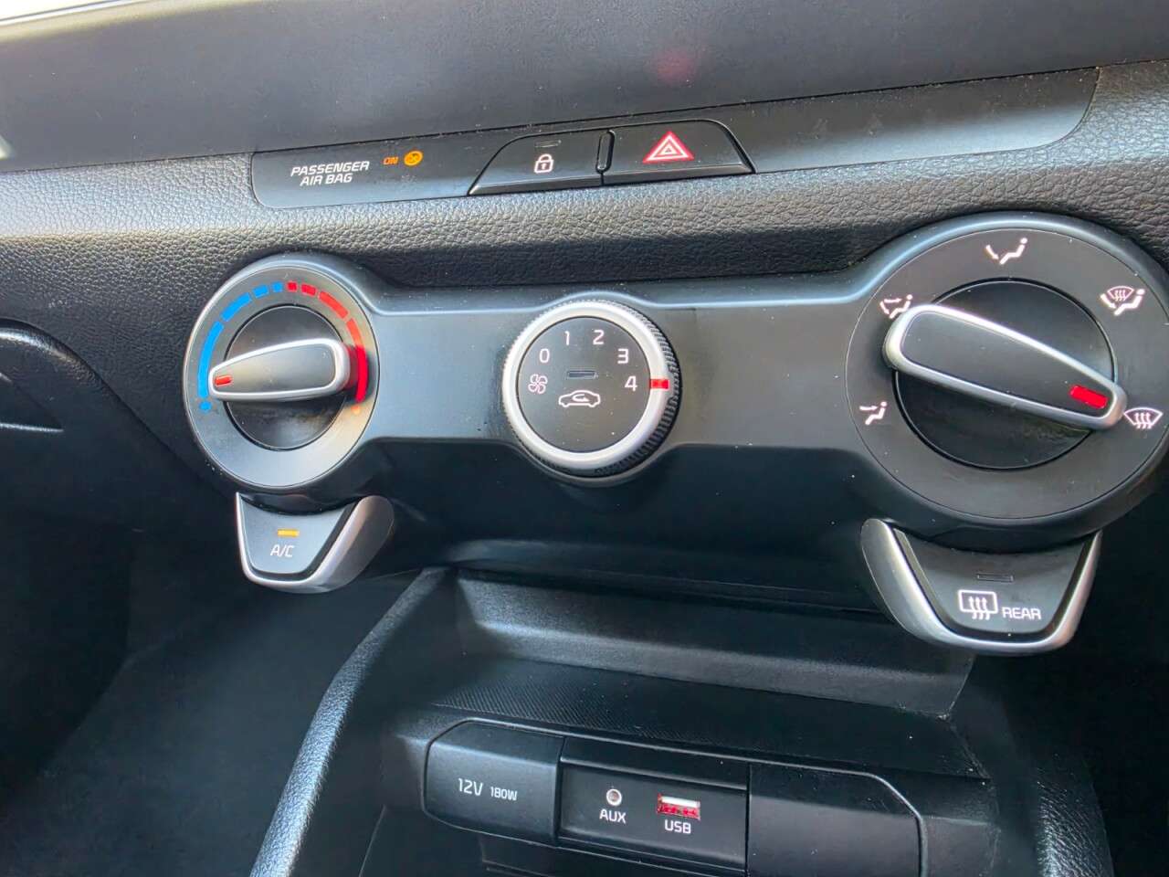 2018 KIA STONIC 2018 KIA STONIC