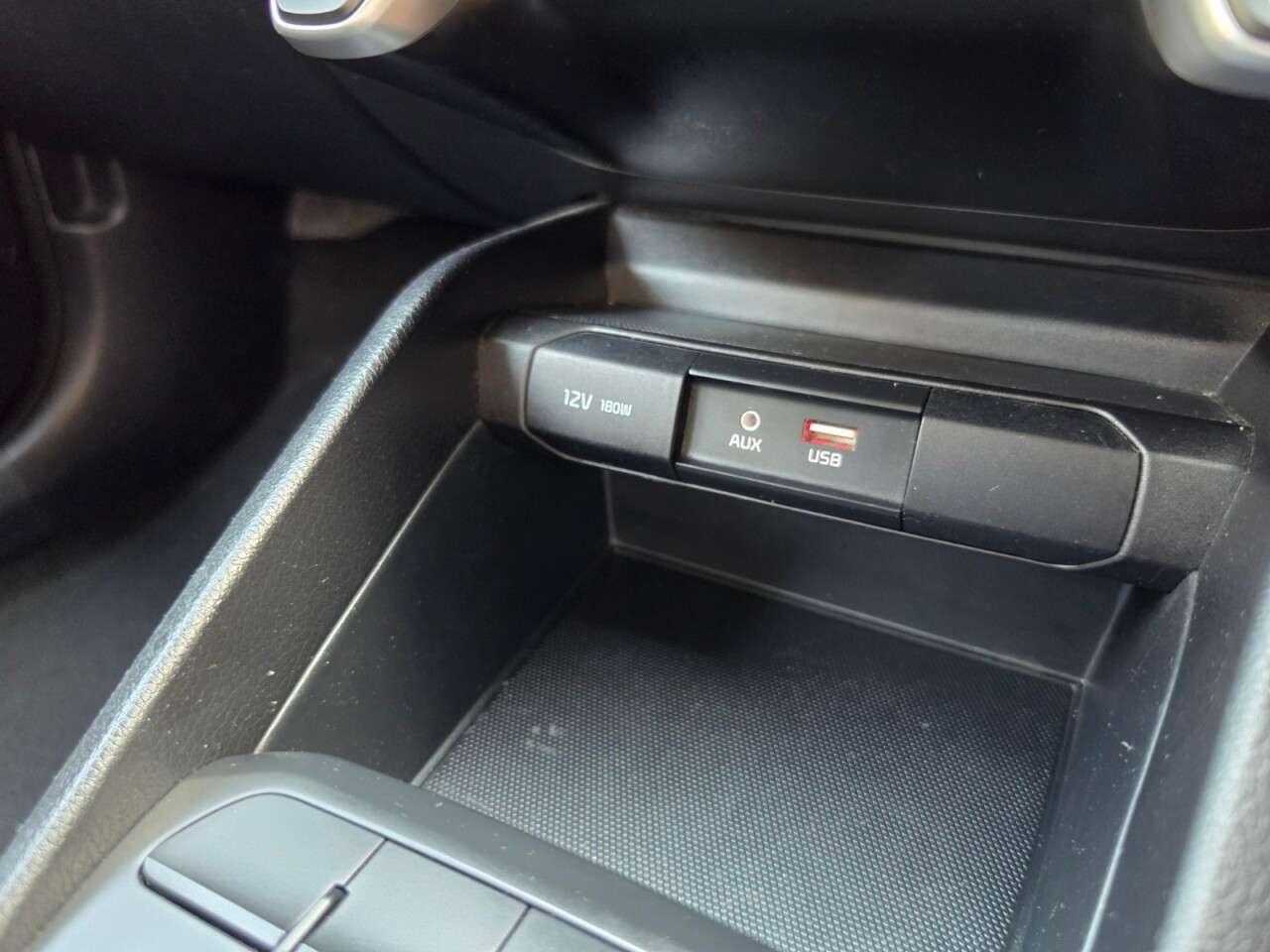 2018 KIA STONIC 2018 KIA STONIC