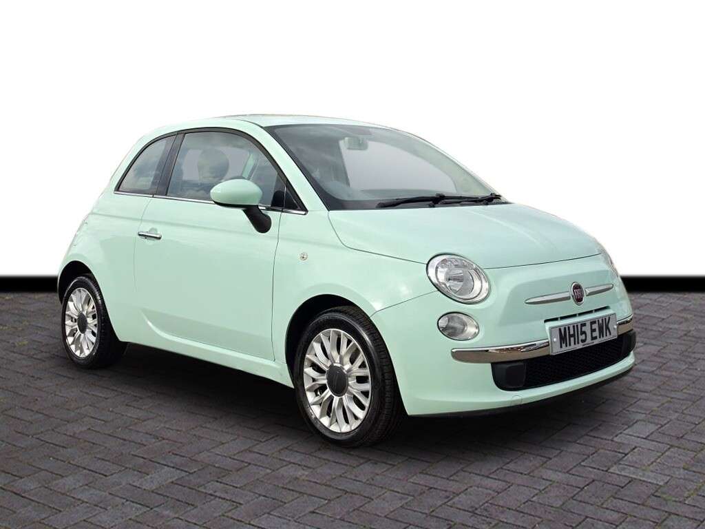 A 2015 FIAT 500 1.2 Pop Star Hatchback 3dr Petrol Dualogic Euro 6 (s/s) (69 bhp) A 2015 FIAT 500 1.2 Pop Star Hatchback 3dr Petrol Dualogic Euro 6 (s/s) (69 bhp)
