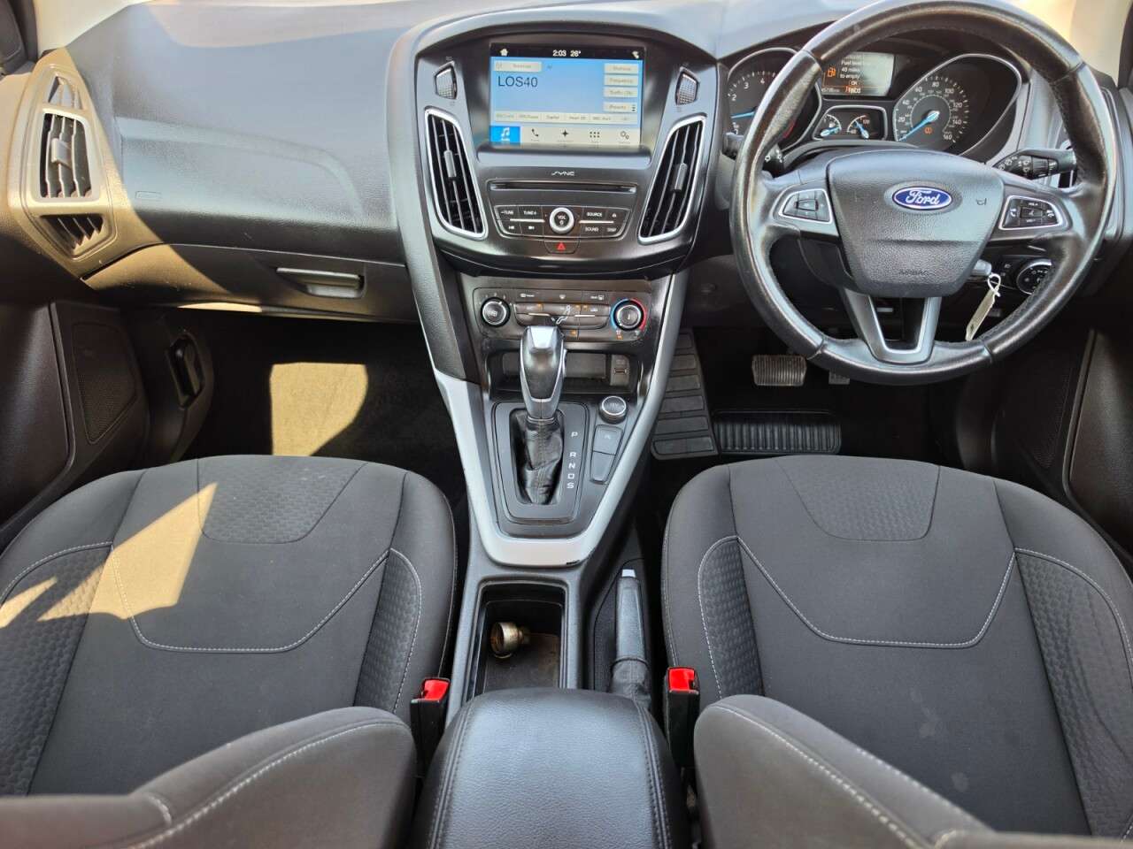 A 2016 FORD FOCUS 1.0T EcoBoost Zetec Hatchback 5dr Petrol Auto Euro 6 (s/s) (125 ps) 6 M war A 2016 FORD FOCUS 1.0T EcoBoost Zetec Hatchback 5dr Petrol Auto Euro 6 (s/s) (125 ps) 6 M war