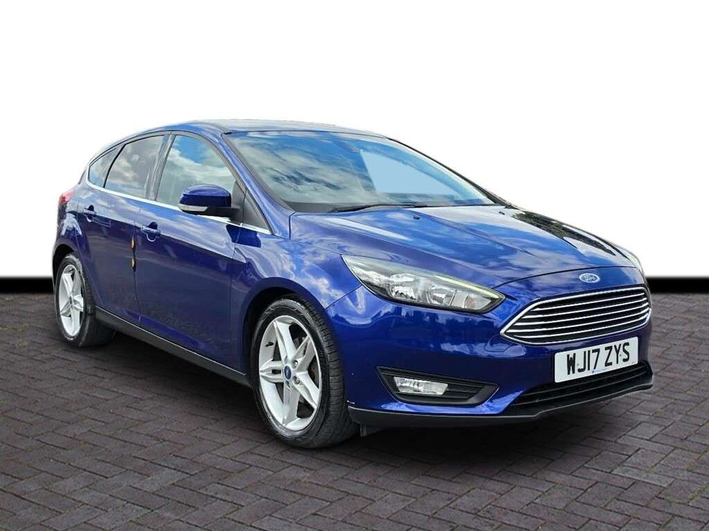 A 2017 FORD FOCUS 1.0T EcoBoost Zetec Hatchback 5dr Petrol Manual Euro 6 (s/s) (100 ps) A 2017 FORD FOCUS 1.0T EcoBoost Zetec Hatchback 5dr Petrol Manual Euro 6 (s/s) (100 ps)