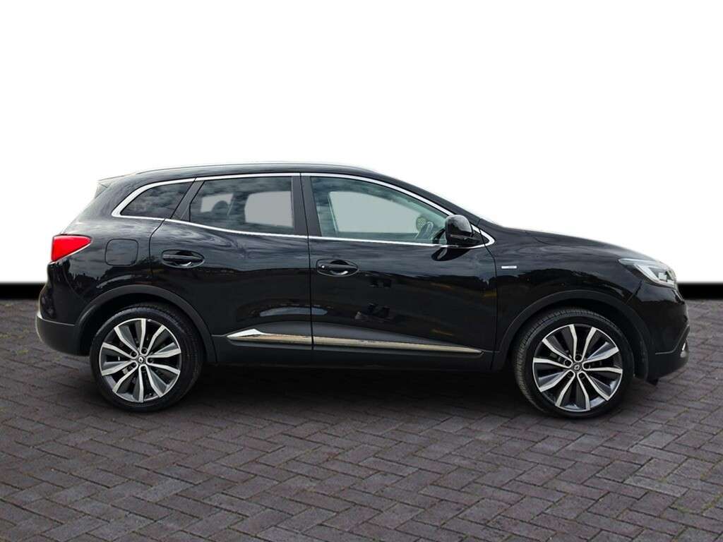 A 2016 RENAULT KADJAR 1.5 dCi Signature Nav SUV 5dr Diesel EDC Euro 6 (s/s) (110 ps) 6 months war A 2016 RENAULT KADJAR 1.5 dCi Signature Nav SUV 5dr Diesel EDC Euro 6 (s/s) (110 ps) 6 months war