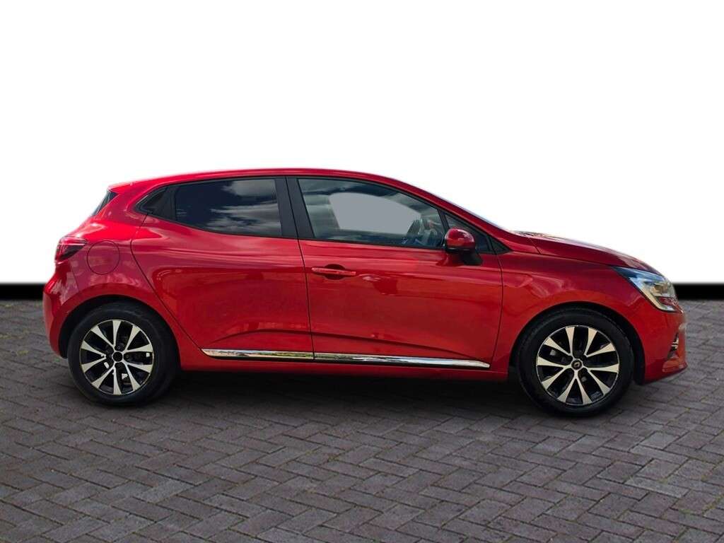A 2021 RENAULT CLIO 1.0 SCe Iconic Hatchback 5dr Petrol Manual Euro 6 (s/s) (75 ps) 6 months wa A 2021 RENAULT CLIO 1.0 SCe Iconic Hatchback 5dr Petrol Manual Euro 6 (s/s) (75 ps) 6 months wa