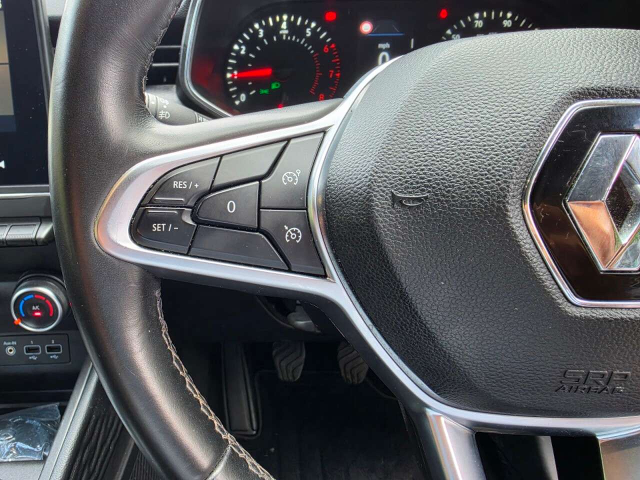 2021 RENAULT CLIO 2021 RENAULT CLIO