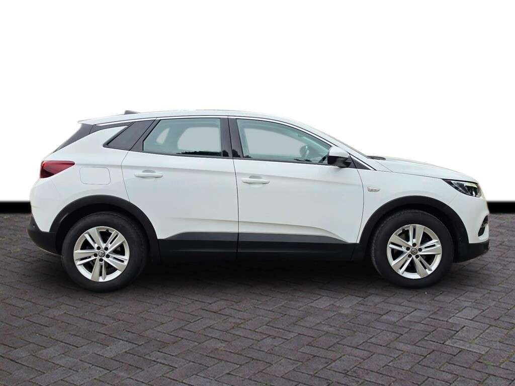 A 2021 VAUXHALL GRANDLAND X 1.5 Turbo D Business Edition Nav SUV 5dr Diesel Manual Euro 6 (s/s) (130 ps A 2021 VAUXHALL GRANDLAND X 1.5 Turbo D Business Edition Nav SUV 5dr Diesel Manual Euro 6 (s/s) (130 ps
