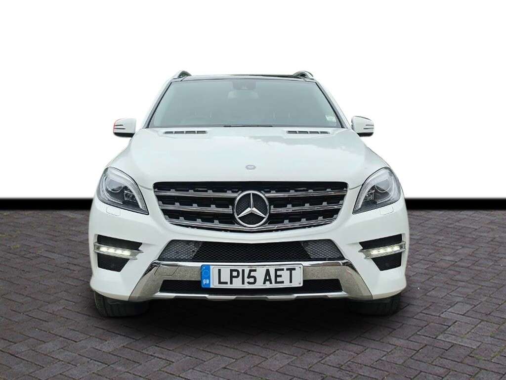 A 2015 MERCEDES-BENZ M CLASS 2.1 ML250 BlueTEC AMG Line SUV 5dr Diesel G-Tronic 4WD Euro 6 (s/s) (204 ps A 2015 MERCEDES-BENZ M CLASS 2.1 ML250 BlueTEC AMG Line SUV 5dr Diesel G-Tronic 4WD Euro 6 (s/s) (204 ps