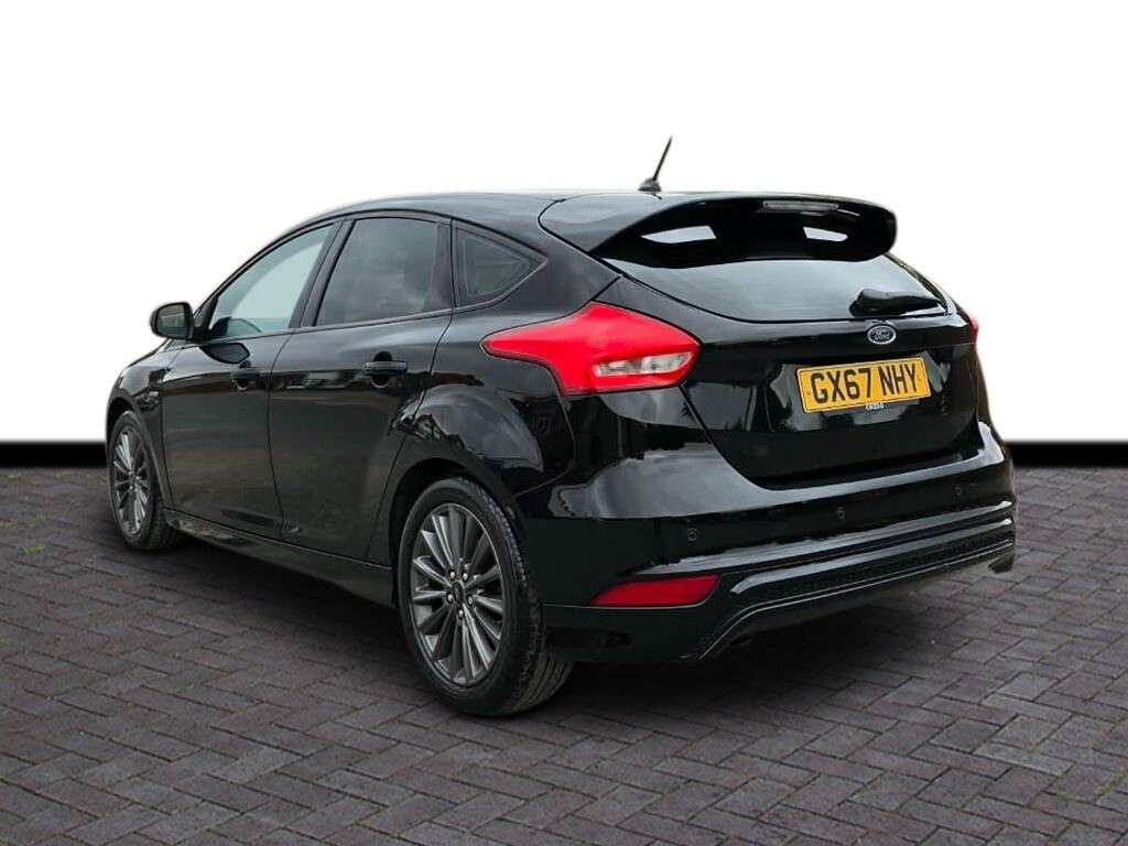 A 2017 FORD FOCUS ST-LINE A 2017 FORD FOCUS ST-LINE