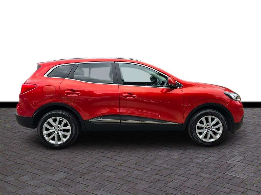 A 2016 RENAULT KADJAR 1.5 dCi Dynamique Nav SUV 5dr Diesel EDC Euro 6 (s/s) (110 ps) 6 M Warrrant A 2016 RENAULT KADJAR 1.5 dCi Dynamique Nav SUV 5dr Diesel EDC Euro 6 (s/s) (110 ps) 6 M Warrrant
