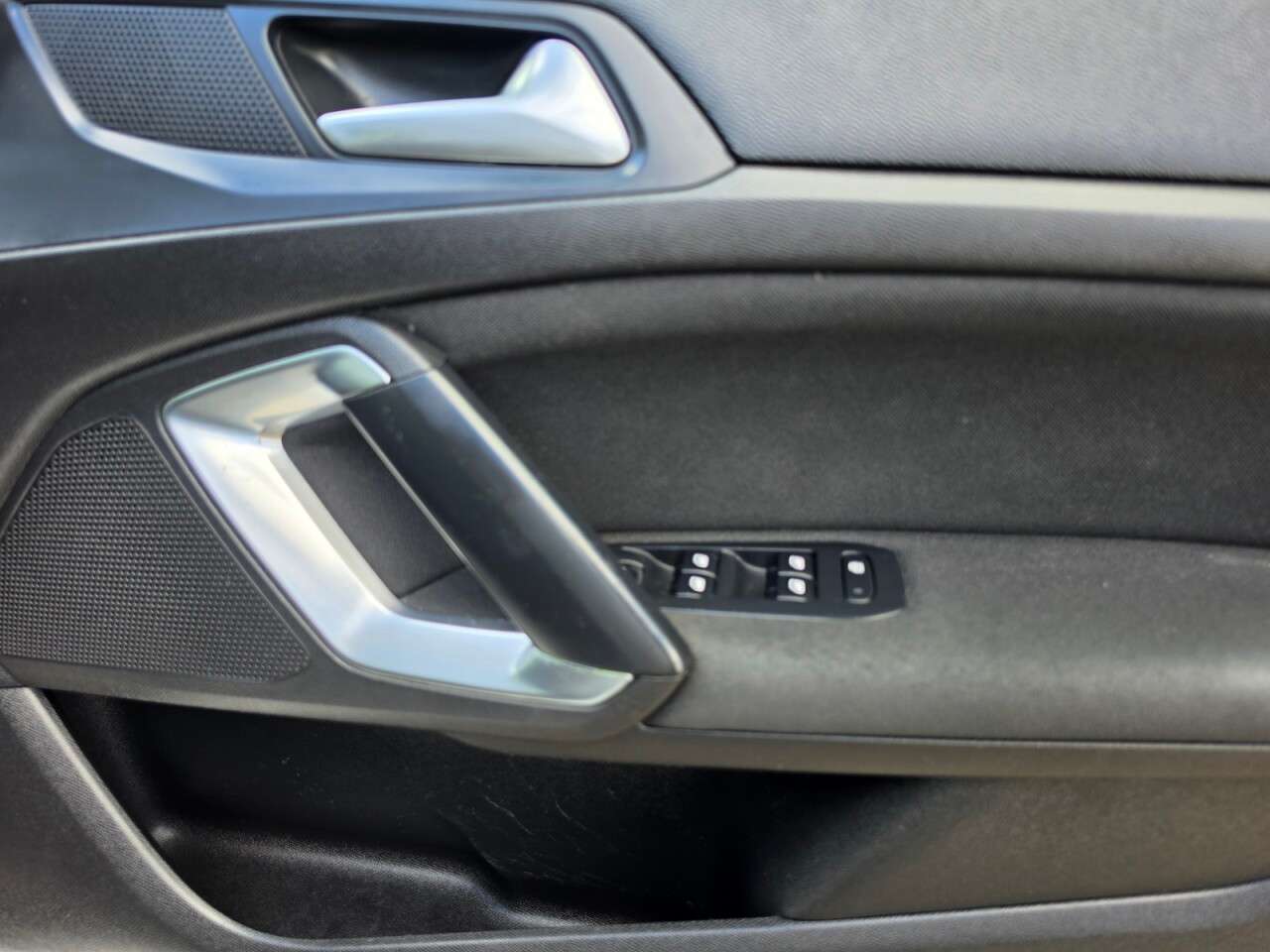 2015 PEUGEOT 308 2015 PEUGEOT 308