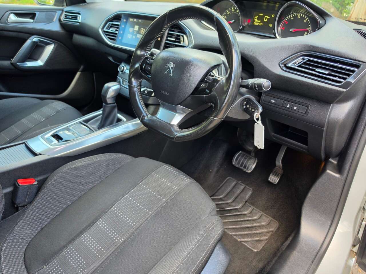 2015 PEUGEOT 308 2015 PEUGEOT 308