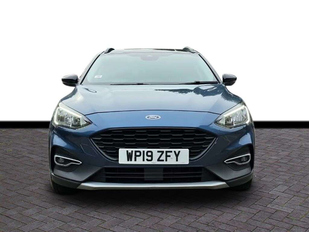 A 2019 FORD FOCUS 1.0T EcoBoost Active Hatchback 5dr Petrol Manual Euro 6 (s/s) (125 ps) 6 mo A 2019 FORD FOCUS 1.0T EcoBoost Active Hatchback 5dr Petrol Manual Euro 6 (s/s) (125 ps) 6 mo