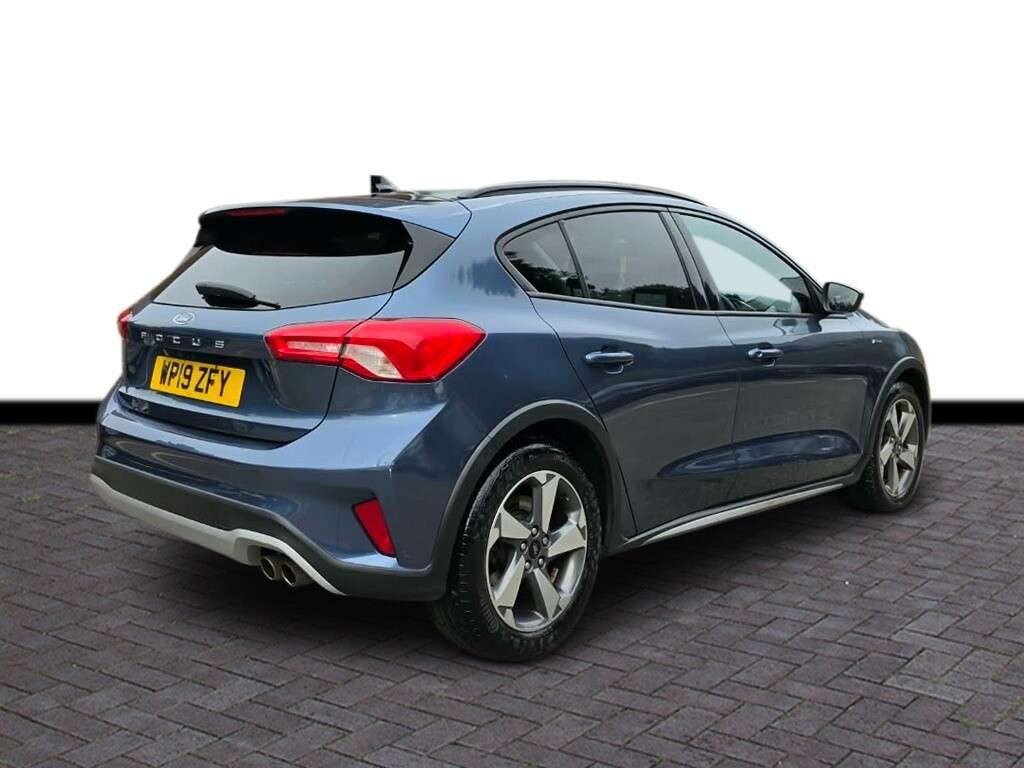 A 2019 FORD FOCUS 1.0T EcoBoost Active Hatchback 5dr Petrol Manual Euro 6 (s/s) (125 ps) 6 mo A 2019 FORD FOCUS 1.0T EcoBoost Active Hatchback 5dr Petrol Manual Euro 6 (s/s) (125 ps) 6 mo