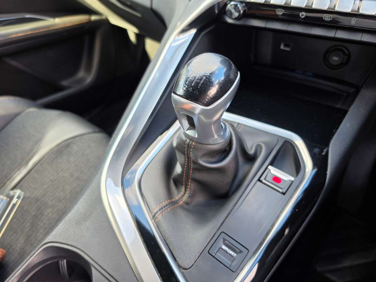 2018 PEUGEOT 3008 2018 PEUGEOT 3008