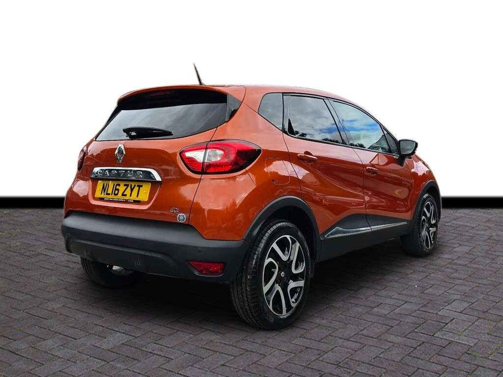A 2016 RENAULT CAPTUR 1.5 dCi ENERGY Dynamique S Nav SUV 5dr Diesel Manual Euro 6 (s/s) (90 ps) 6 A 2016 RENAULT CAPTUR 1.5 dCi ENERGY Dynamique S Nav SUV 5dr Diesel Manual Euro 6 (s/s) (90 ps) 6