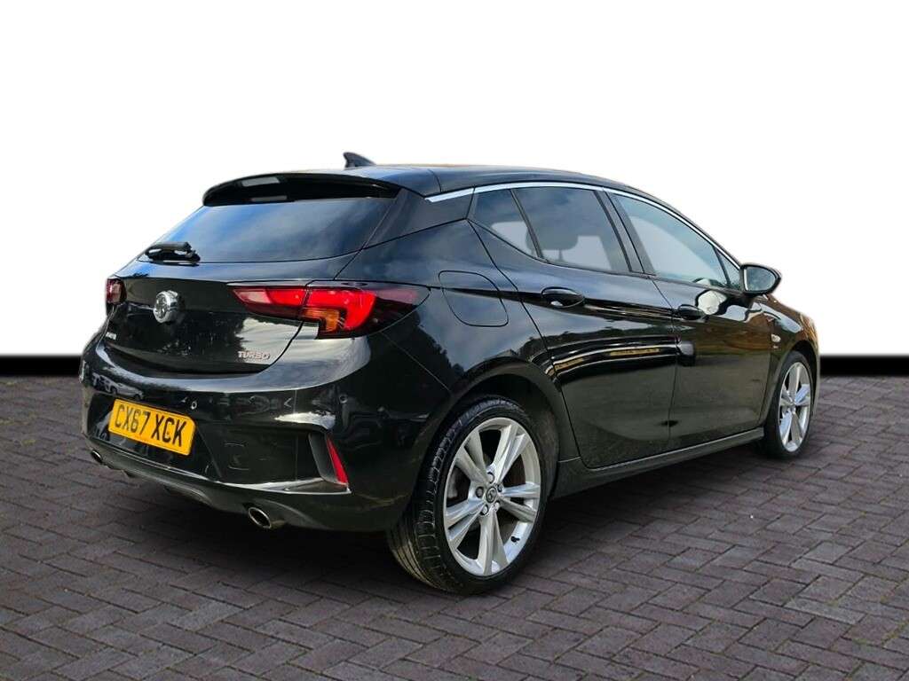 A 2017 VAUXHALL ASTRA 1.6i Turbo SRi VX Line Nav Hatchback 5dr Petrol Manual Euro 6 (s/s) (200 ps A 2017 VAUXHALL ASTRA 1.6i Turbo SRi VX Line Nav Hatchback 5dr Petrol Manual Euro 6 (s/s) (200 ps