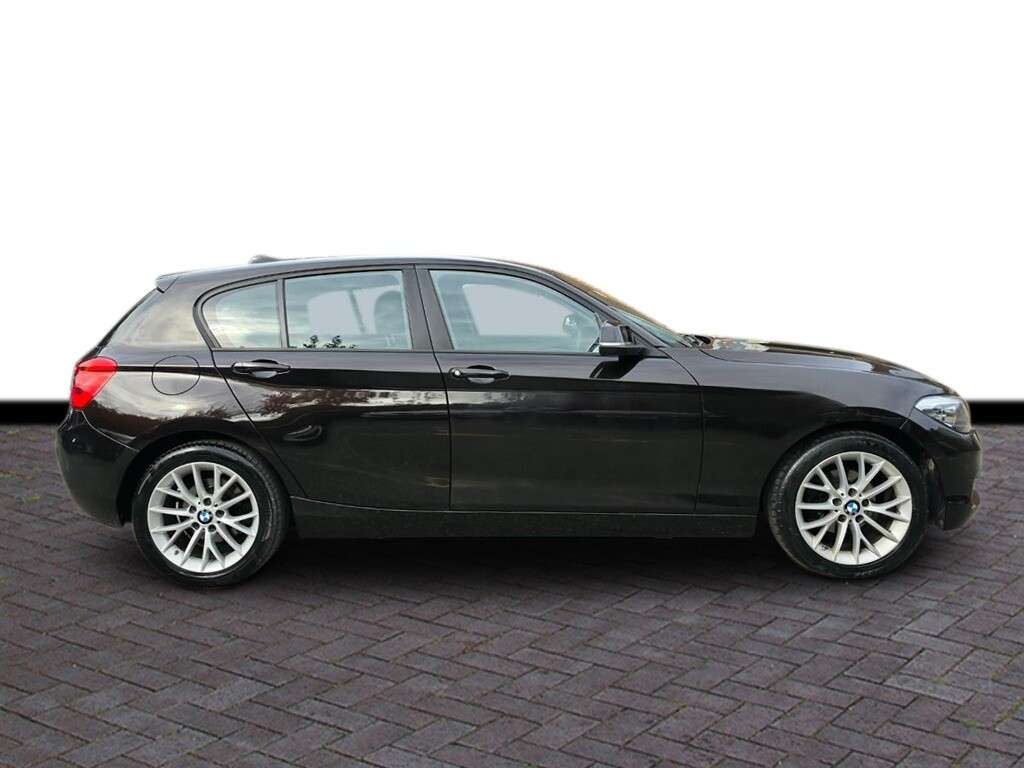A 2016 BMW 1 SERIES 1.5 118i SE Hatchback 5dr Petrol Manual Euro 6 (s/s) (136 ps) 6 months warr A 2016 BMW 1 SERIES 1.5 118i SE Hatchback 5dr Petrol Manual Euro 6 (s/s) (136 ps) 6 months warr