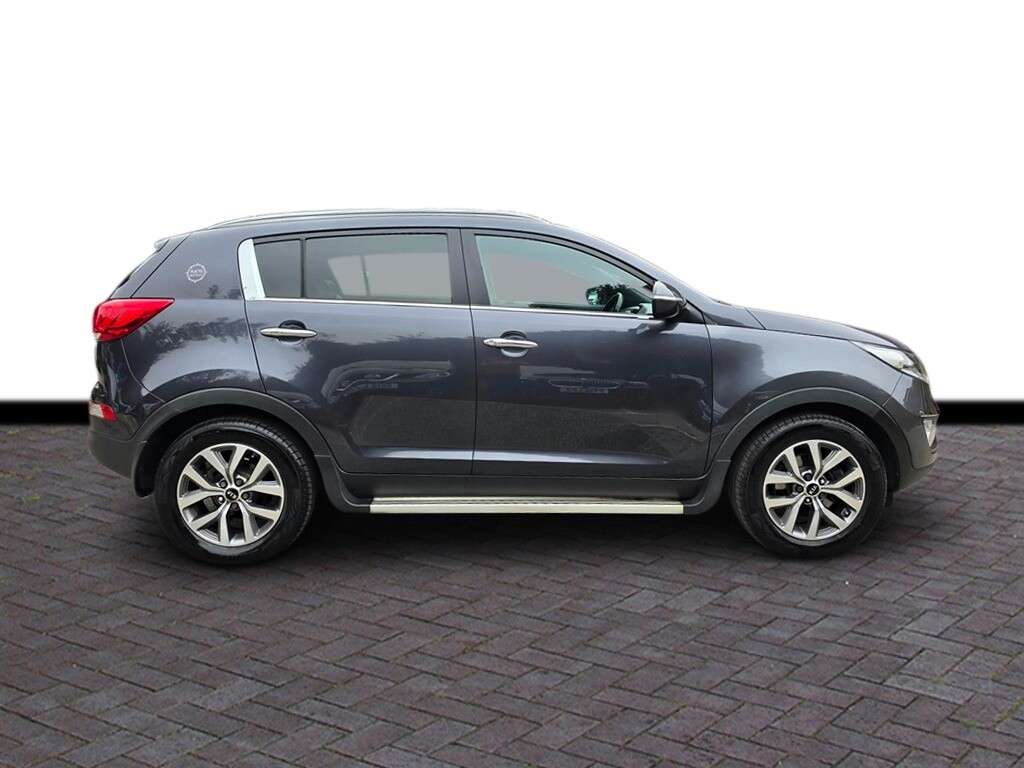 A 2016 KIA SPORTAGE 1.7 CRDi EcoDynamics Axis Edition SUV 5dr Diesel Manual 2WD Euro 6 (s/s) (1 A 2016 KIA SPORTAGE 1.7 CRDi EcoDynamics Axis Edition SUV 5dr Diesel Manual 2WD Euro 6 (s/s) (1