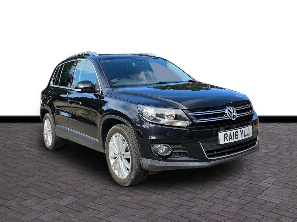 A 2016 VOLKSWAGEN TIGUAN 2.0 TDI BlueMotion Tech Match Edition SUV 5dr Diesel Manual 2WD Euro 6 (s/s A 2016 VOLKSWAGEN TIGUAN 2.0 TDI BlueMotion Tech Match Edition SUV 5dr Diesel Manual 2WD Euro 6 (s/s