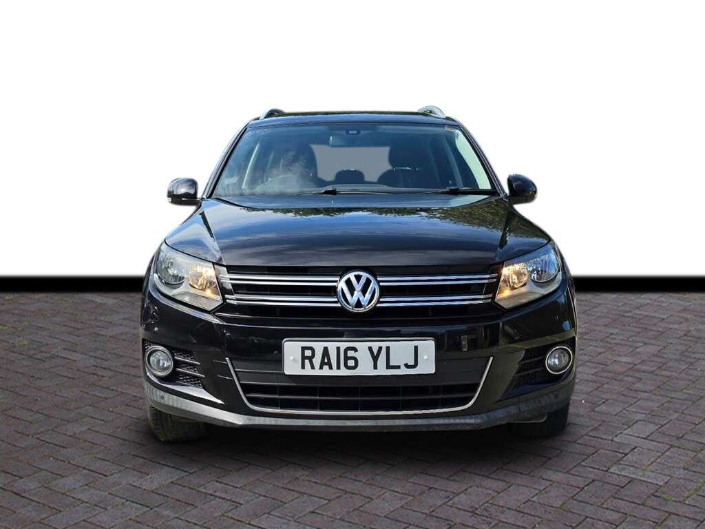 A 2016 VOLKSWAGEN TIGUAN 2.0 TDI BlueMotion Tech Match Edition SUV 5dr Diesel Manual 2WD Euro 6 (s/s A 2016 VOLKSWAGEN TIGUAN 2.0 TDI BlueMotion Tech Match Edition SUV 5dr Diesel Manual 2WD Euro 6 (s/s