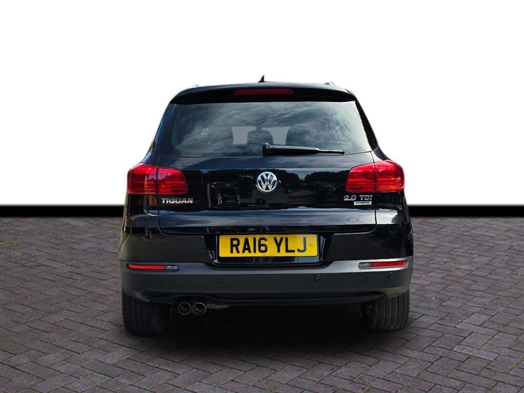 A 2016 VOLKSWAGEN TIGUAN 2.0 TDI BlueMotion Tech Match Edition SUV 5dr Diesel Manual 2WD Euro 6 (s/s A 2016 VOLKSWAGEN TIGUAN 2.0 TDI BlueMotion Tech Match Edition SUV 5dr Diesel Manual 2WD Euro 6 (s/s