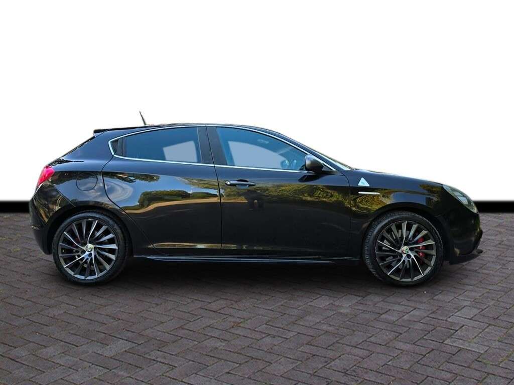 A 2015 ALFA ROMEO GIULIETTA 1750 TBi Quadrifoglio Verde Hatchback 5dr Petrol TCT Euro 6 (s/s) (240 bhp) A 2015 ALFA ROMEO GIULIETTA 1750 TBi Quadrifoglio Verde Hatchback 5dr Petrol TCT Euro 6 (s/s) (240 bhp)